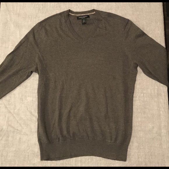 Banana Republic Other - Banana Republic Grey Silk Linen V-neck Sweater (S)